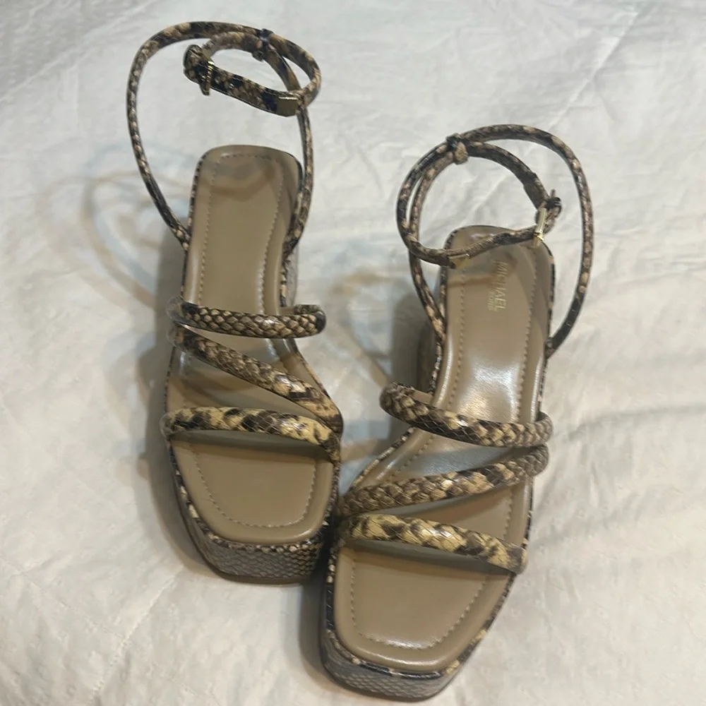 Michael Kors sandals - Picture 4 of 10